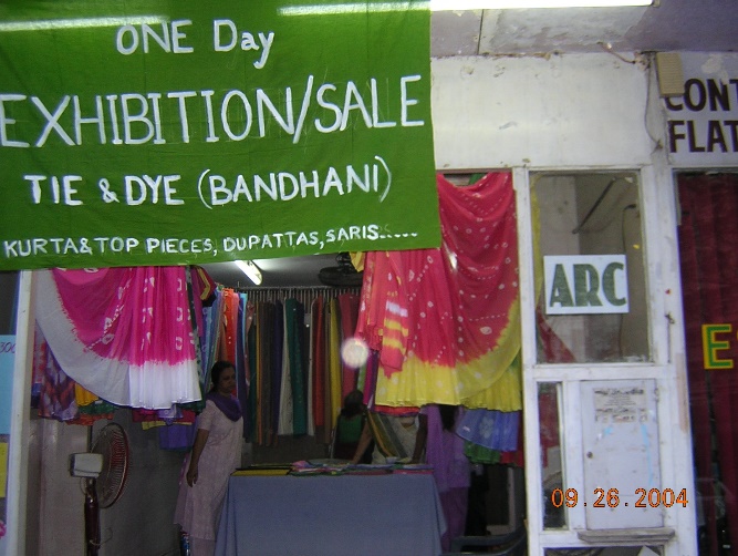 Exhibition/sale stall of products